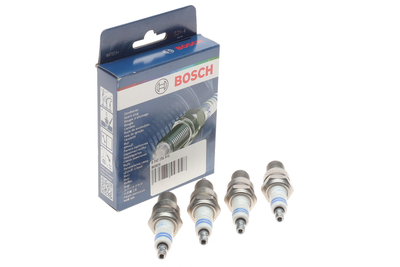 Комплект свічок запалювання Bosch Нікелеві (0 242 235 915)