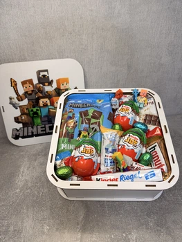 Подарунковий набір “Minecraft Kinder Box” | Дитячий солодкий бокс з іграшками та кіндерами