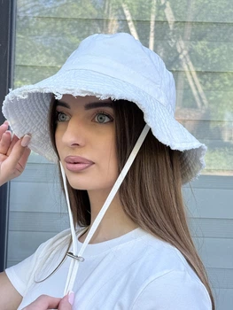 Панама женская хлопковая с бахромой и шнурком белая