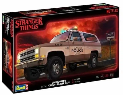 Model samochodu Revell Netflix Stranger Things 1985 Chevrolet K5 Blazer 1:25 07724 (4009803007724)
