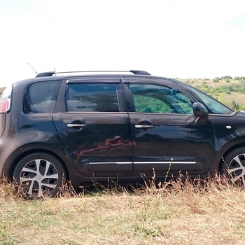Дефлекторы окон VL-Tuning на Citroen C3 Picasso 2009- (накладные)