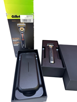 Бритва Gillette Labs Heated Razor з підігрівом (бритва+два картриджі+зарядка+дорожній кейс) золотистий колір