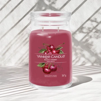 Ароматическая свеча Black Cherry Large Yankee Candle