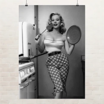 Постер Бетти Бросмер на кухне, Betty Brosmer, A3 42×30 см (id6914)