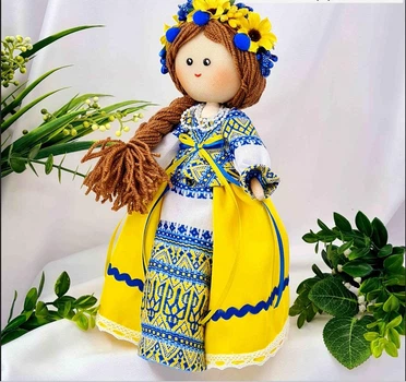 Українська лялька подарункова Prezent Дівчинка Українка у вишиванці, віночці і жовто-синьому платті 27 см