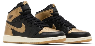 Женские кроссовки Air Jordan 1 Retro High OG GS 'Black Gold' FD1437 071 золотой 38.5