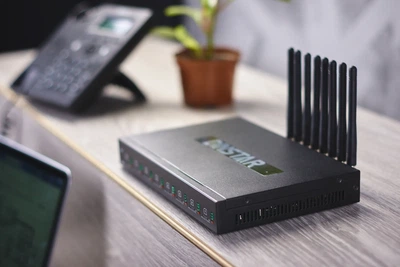 VoIP GSM шлюз Dinstar UC2000-VE-8G-B на 8 SIM-карт