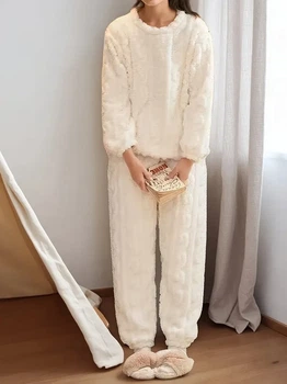 Піжама жіноча з флісу біла Oversize S-L 040001