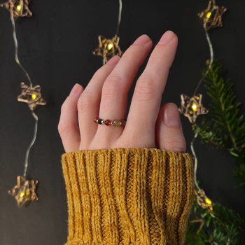 Каблучка на гумці з натурального каменю Гранат, Лабрадор, Обсидіан золотистий, фурнітура гіпоалергенний сплав кольору срібло d-3-4мм
