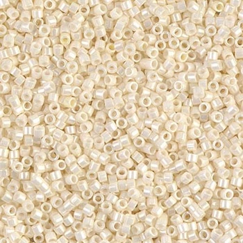 DB-203 Бісер Miyuki Delica Beads 11/0 (перлиновий молочний), 50 г