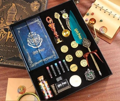 Набор для письма Гарри Поттер "магическое перо" Harry Potter "magic feather pen" с печатками и зеленым пером