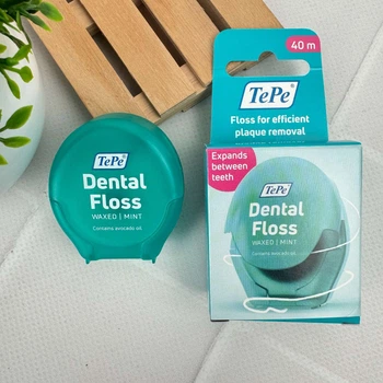 Зубная нить TePe Dental Floss вощеная распушивающая (мята), 40 м