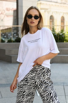 Футболка с надписью L-XL. Белый