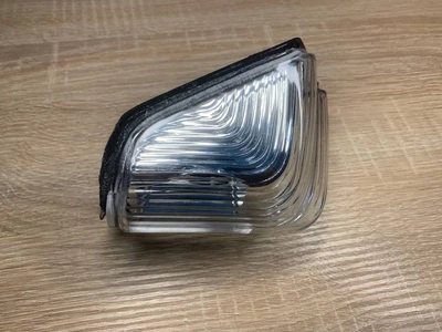 Повторитель поворота на зеркале правый AUTOTECHTEILE 100 8228 MERCEDES SPRINTER 906, VOLKSWAGEN CRAFTER