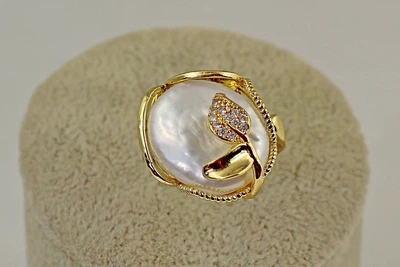 Кільце Xuping Jewelry Листочки з натуральною барочною перлиною 16+ р золотисте