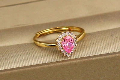 Кольцо Xuping Jewelry Айвенго с розовым камнем 18+ раздвижное золотистое
