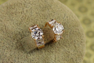 Серьги кольца Хuping Jewelry Багеты с камешком 11 мм золотистые