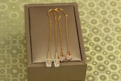Сережки протяжки Xuping Jewelry сердечки з дрібними каменями золотисті