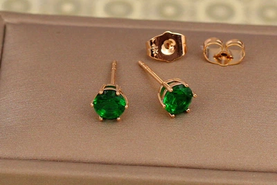 Сережки гвоздики Xuping Jewelry зелений фіаніт на шість кріплень 6 мм золотисті