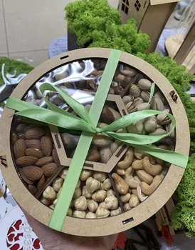 Подарункова Коробка коробочка бокс для горіхів горішок цукерок сухофруктів з секторами дерева двп деревʼяна 21см