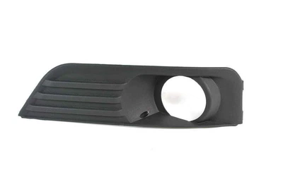 Решетка противотуманной фары в бампер AVTM Ford Focus 2004 - 2008 правая 2533 994