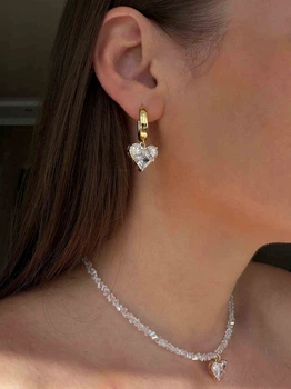 Серьги с белым сердцем 5322