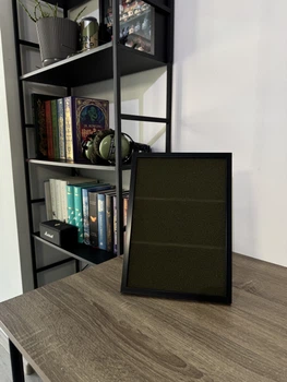 Стенд/панель/дошка для шевронів і патчів, XS (21x30см), чорна рамка, смужки хакі
