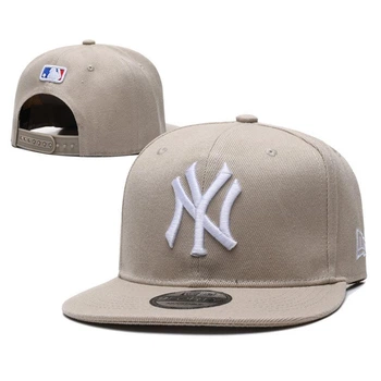 Кепка сніпбек New York Yankees snapback бежевий з білим