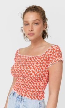 Топ Stradivarius червоний в білі візерунки QMTHH824 M