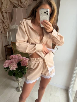 Жіночий лляний костюм з мереживом сорочка та шорти 48-50 бежевий