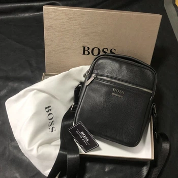 Чоловіча шкіряна сумка Hugo Boss чорного кольору