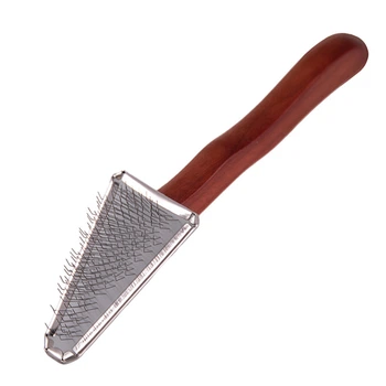 Пуходерка Dezynadog Soft Triangle Slicker Brush треугольная плоская д тяжелодоступных мест вокруг глаз лап и морды д цунец