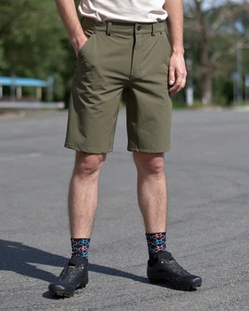 Мужские велошорты для комюта ARTEFACTA Knight размер XS DWR (олива) slim fit