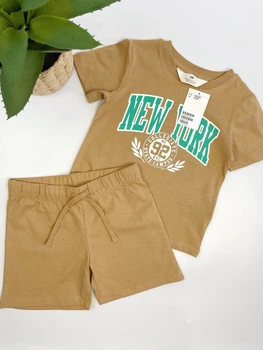 Дитячий літній костюм, комплект футболка та шорти на хлопчика H&M 4-5 років 110 см, коричневий з зеленим написом NEW YORK, 100% бавовна