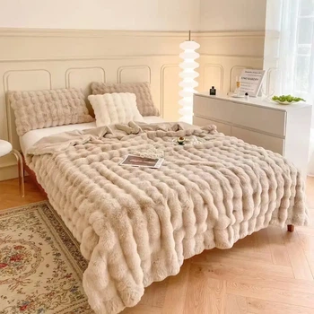 Королевское Покрывало "Кролик" Colourful Home Евро размера 210х230см двухстороннее, с длинным искусственным бежевым мехом (lm85)