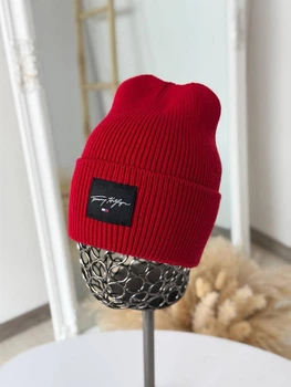 Шапка с отворотом и невысокой лопаткой One Size Красный (Шапка Tommy Н. 605)
