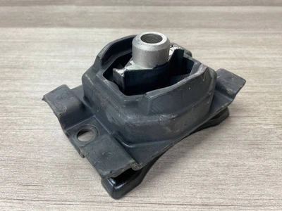 Подушка КПП верхняя AUTOTECHTEILE 100 2630 MERCEDES VITO W638 2.2CDI 99-03