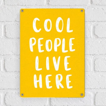 Металева табличка Cool people live here 26х18,5 см
