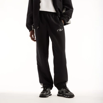Мужские черные спортивные брюки New Balance Trackside Woven 54 (XXL) (MB62A8LTBK)