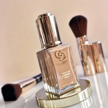 Тональная основа Oriflame Giordani Gold Светящаяся SPF 25 оттенок слоновая кость 30 мл (43247)