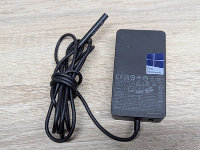 Блок питания Microsoft Surface 1625,36W,12V,2.58A,Surface Connect - Б/У