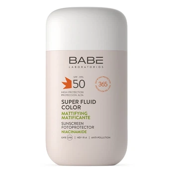 Сонцезахисний BB-флюїд з матуючим ефектом для жирної шкіри Super Fluid Color SPF 50 Niacinamide Babe Laboratorios 50 мл 8436571632180