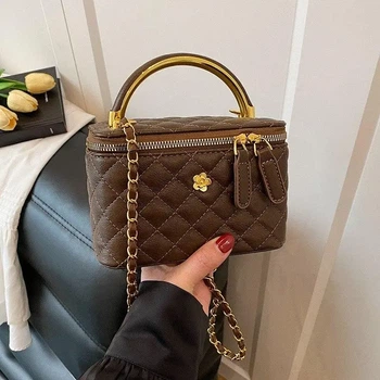 Стеганая мини-сумочка «Petite Luxe». Коричневый