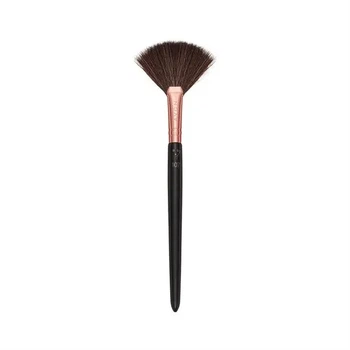 AVON Пензлик для хайлайтера