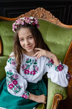Вишиванка для дівчинки Королівська рожево-зелена 116
