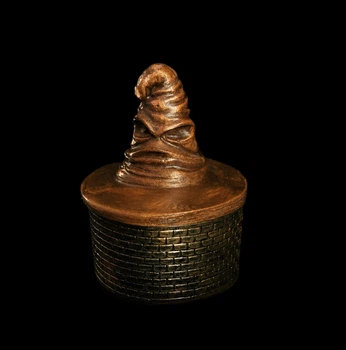 Ароматизована свічка Siaivo Store SORTING HAT у гіпсовій основі 11x8,5