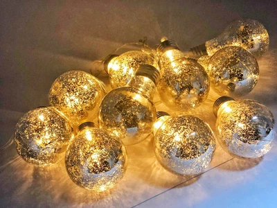 Декоративние гірлянди Cotton Balls на лампочках 10led, діам 6см, довжина 180см на батарейках АА 029