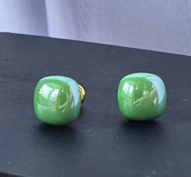 Жіночі сережки "Квадратики" 1.2 см jewelry Світло -зелені