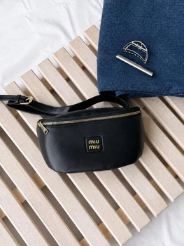 Элегантная женская кожанная бананка Miu Miu черная (96671)