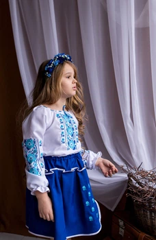 Вишитий костюм для дівчинки Мальви синій 134